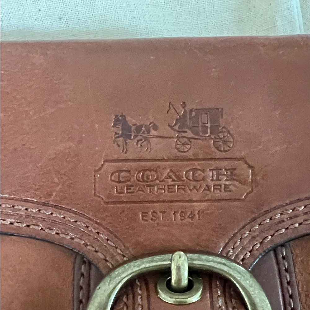 Coach Brown Leather wristlet Bag with Buckle - Picture 2 of 7